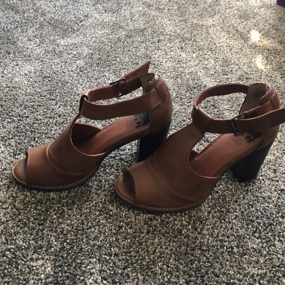 BC footwear cognac heels